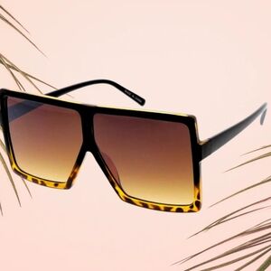 UV400 Women Square Oversized Sunglasses (43)